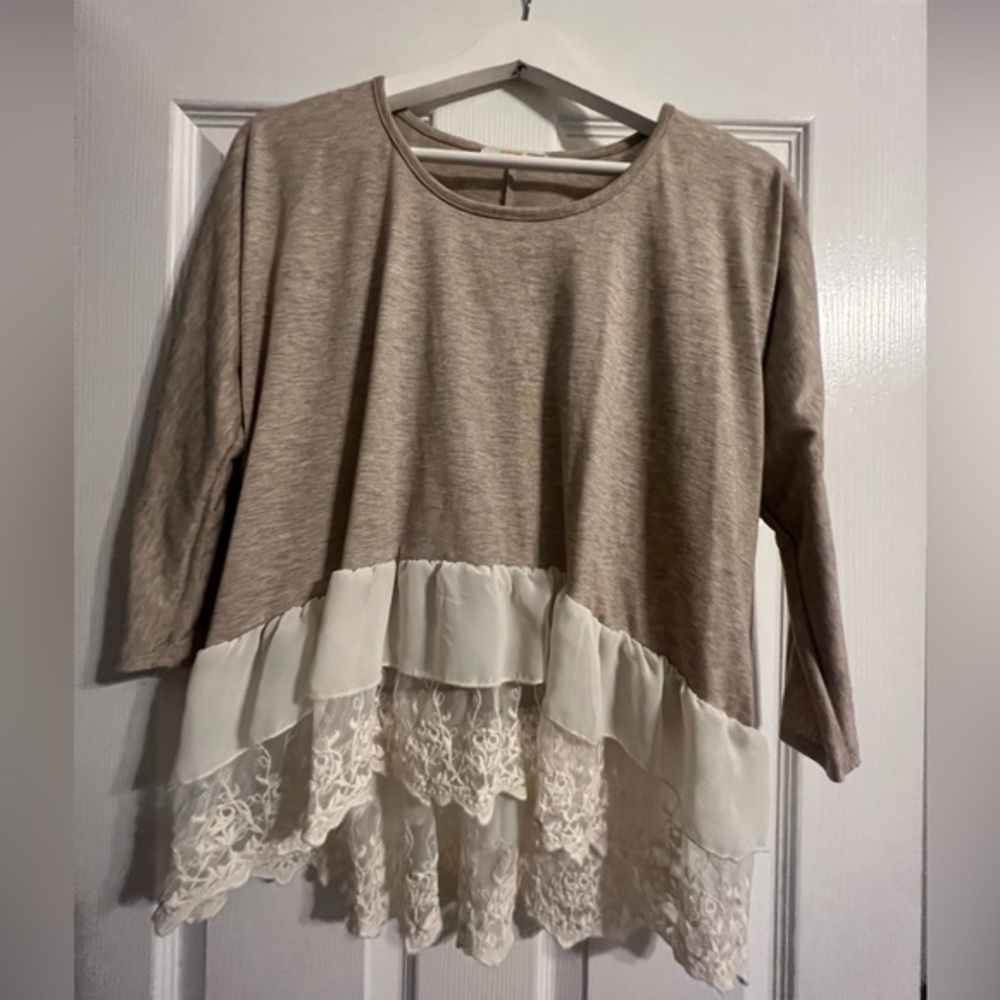 Cream and ivory lace detail top size small
